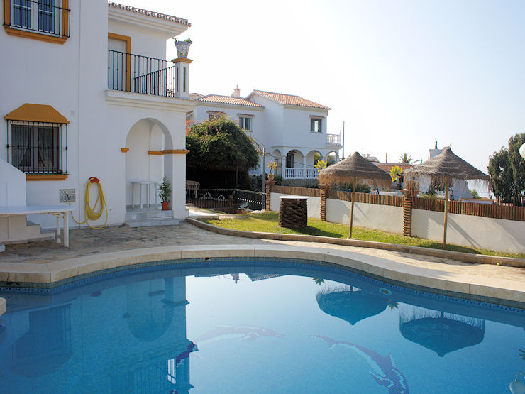 Villa for rent in  Benajarafe 